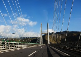 新疆伊犁果子沟大桥风景图片