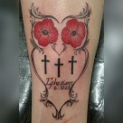 身上有纹身的人物图片