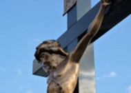 十字架上的耶稣图片