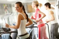 跑步机上的美女图片大全