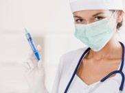 穿白大褂的女医生图片