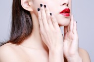 涂口红的嘴唇图片大全