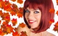 枫叶和彩妆美女图片