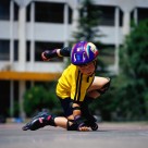 玩旱冰的小孩图片大全