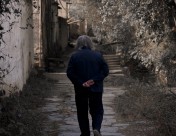 和蔼的老人图片