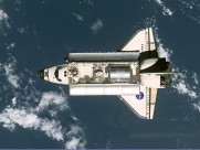 探索宇宙-太空中的宇航员图片