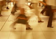 人物走路腿部特写图片