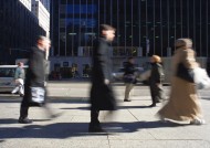 川流不息的街头图片