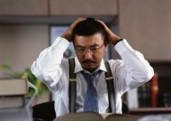 工作男性劳累、疲惫图片