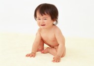 哭泣的宝宝图片