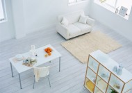 女性室内休闲图片