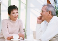 老年恩爱夫妻休闲图片