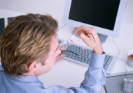 男性办公室工作图片