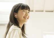 青少年休闲、品尝美食图片