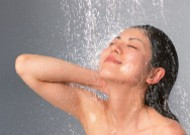 女性洗澡沐浴图片