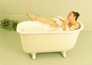 女性洗澡沐浴图片