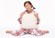 女性放松休息图片