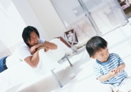 夫妇和孩子图片