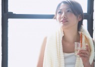 女性清晨洗漱图片大全