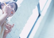 女性清晨洗漱图片大全