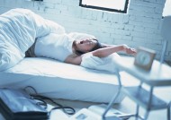 女性清晨起床图片大全