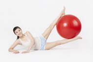健身球运动图片