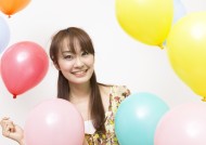 女孩和气球图片