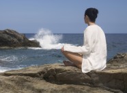 感受大自然女性图片