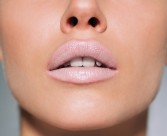 女性面部抽象概念图片