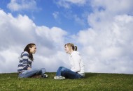 少年欢乐郊游图片