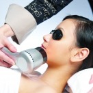 女性皮肤光疗护理图片