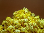 焦香美味的爆米花图片