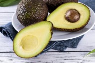 营养价值超高的绿色牛油果图片
