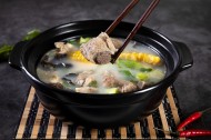 砂锅玉米排骨汤图片