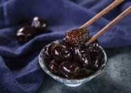 美味营养的蜜饯阿胶枣图片