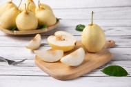 清甜多汁的雪梨图片