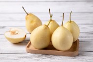 清甜多汁的雪梨图片