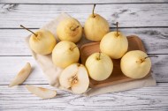 清甜多汁的雪梨图片