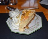 香甜美味的切块蛋糕图片