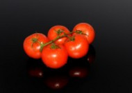 酸甜可口的新鲜西红柿图片