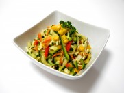 营养的蔬菜沙拉图片