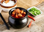 好吃的瓦罐炖肉图片