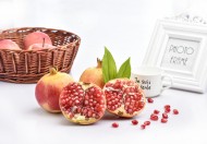 掰开的石榴图片