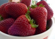 美味可口的红色草莓图片