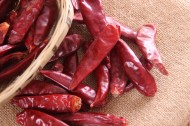 辛辣的小红辣椒图片