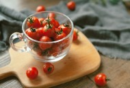 鲜红酸甜的圣女果图片