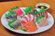 日本料理美味刺身图片