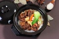 特色粤菜煲仔饭图片