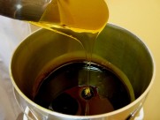 一勺流动的蜂蜜图片