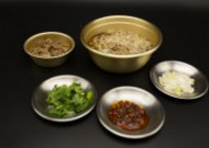 美味好吃的朝鲜冷面图片